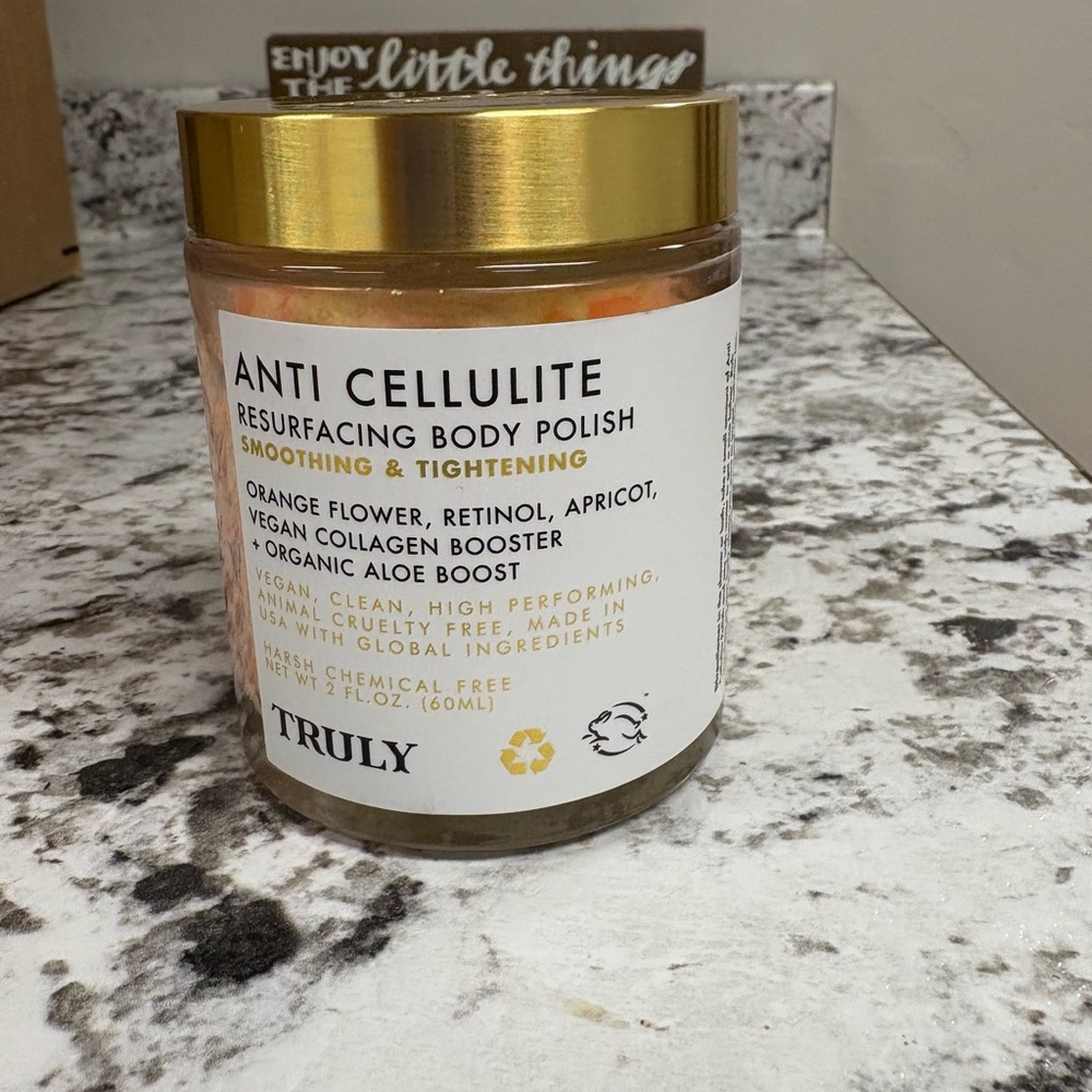 TRULY Anti Cellulite Body Polish with Gold Lid